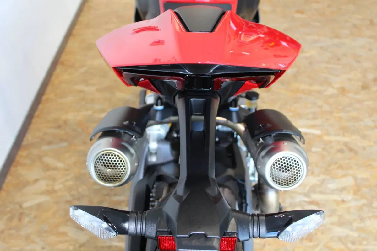 Ducati Streetfighter V2 S (2025 - 26) (13)