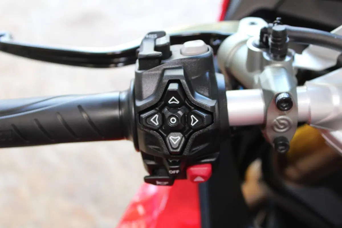 Ducati Panigale V2 S (2025 - 26) (5)
