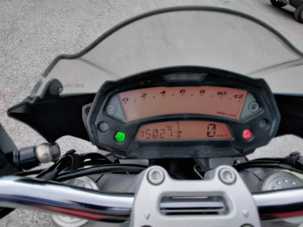 Ducati Monster 696 (2008 - 13) (5)