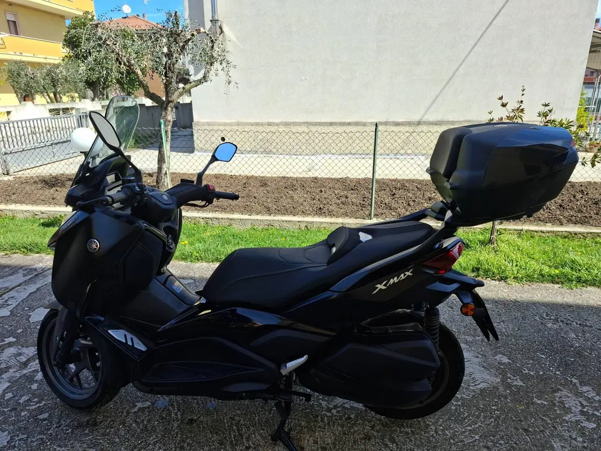Yamaha X-Max 300 Tech Max (2021 - 24) (3)