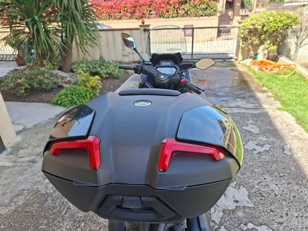 Yamaha X-Max 300 Tech Max (2021 - 24) (6)