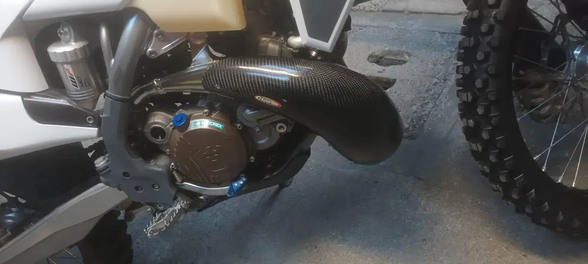 Husqvarna TE 250i (2022) (2)