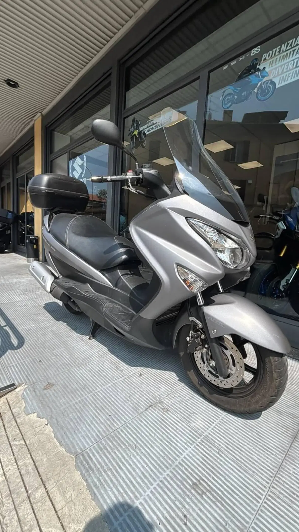 Suzuki Burgman UH 200 (2017 - 20) (2)