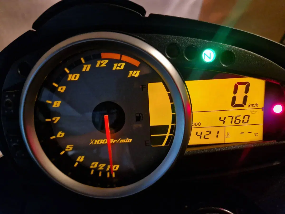 Kawasaki Z 750 (2007 - 14) (6)