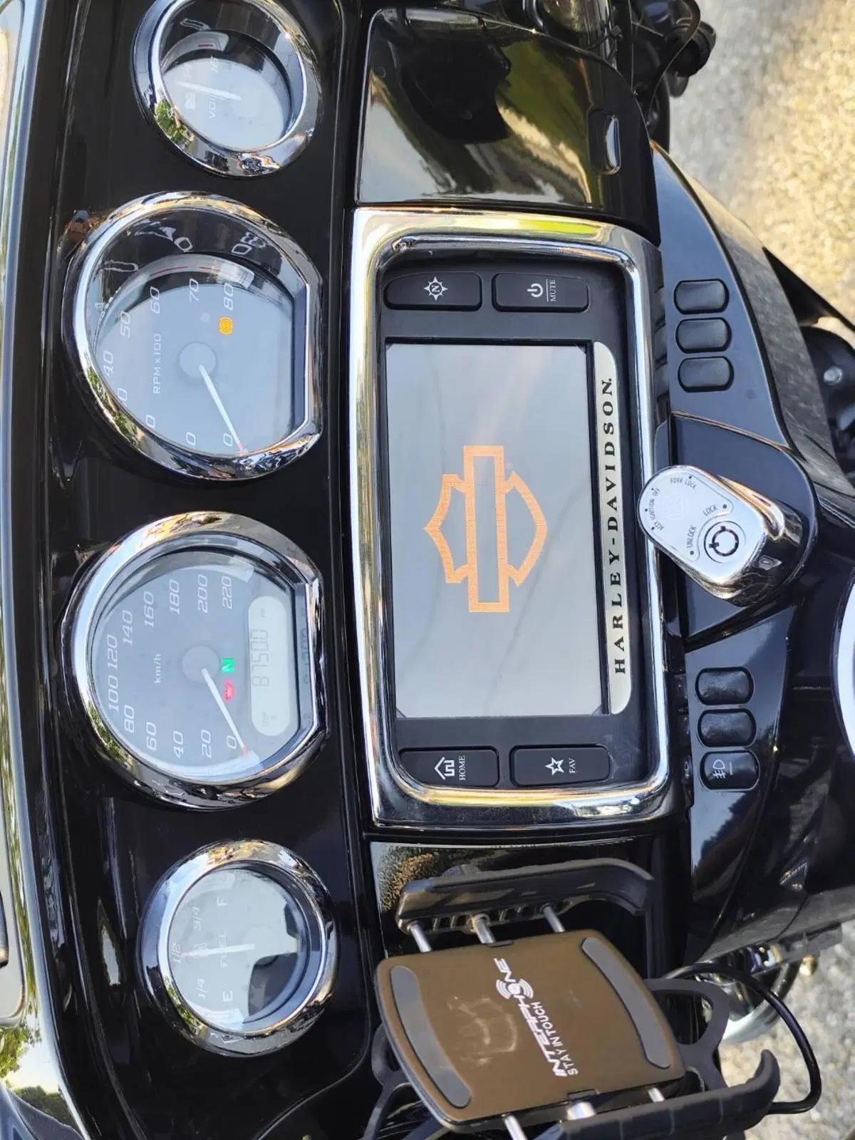 Harley-Davidson 1690 Electra Glide Ultra Limited (2014 - 15) - FLHTK (2)