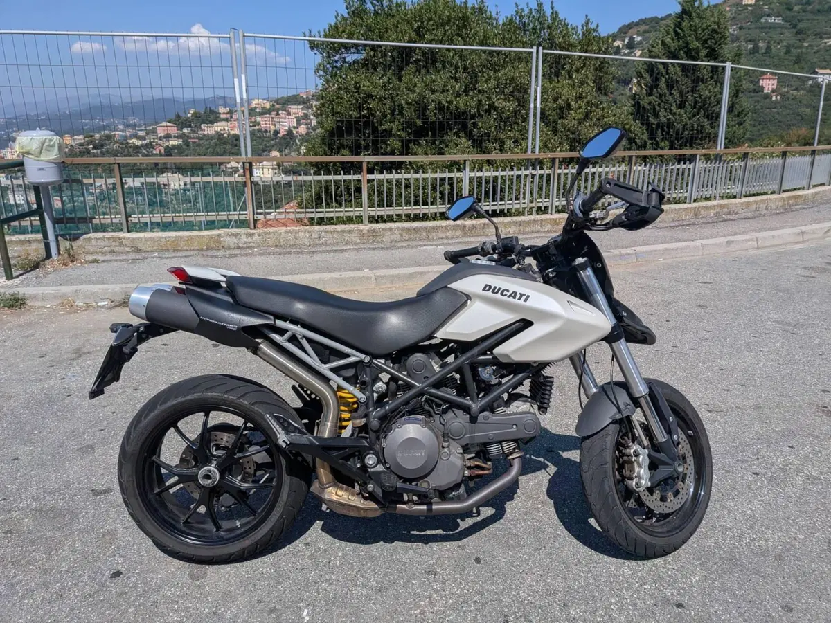 Ducati Hypermotard 796 (2012) (4)