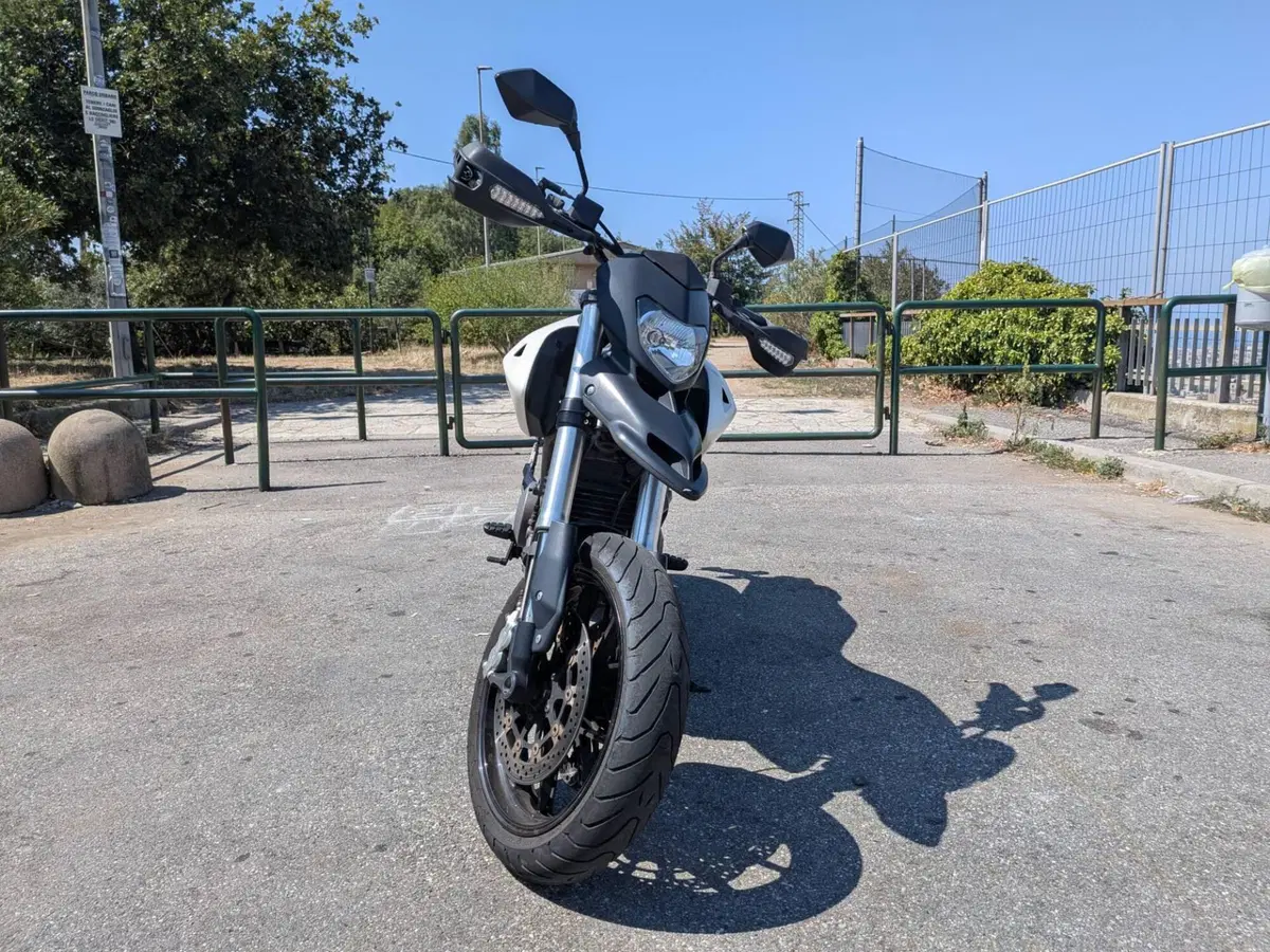 Ducati Hypermotard 796 (2012) (6)