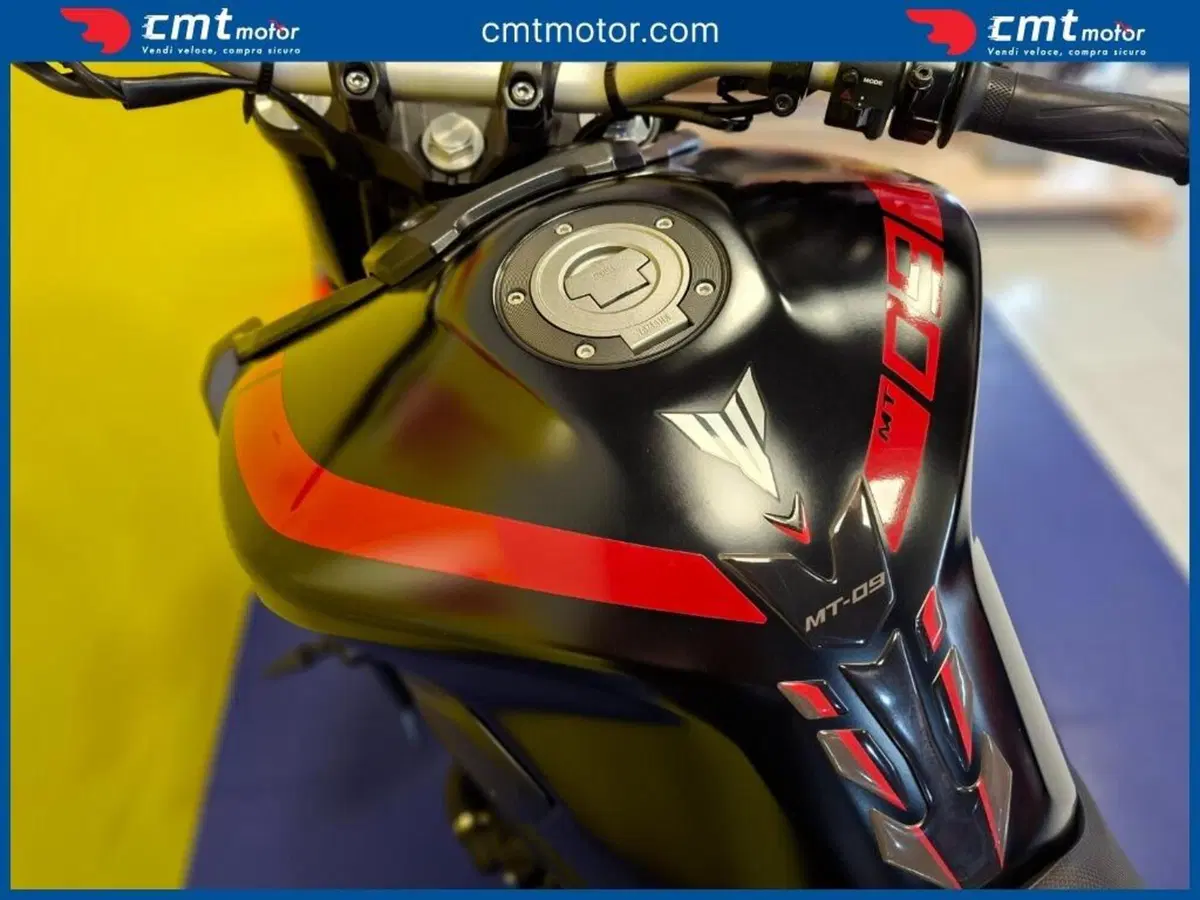 Yamaha MT-09 (2017 - 20) (11)