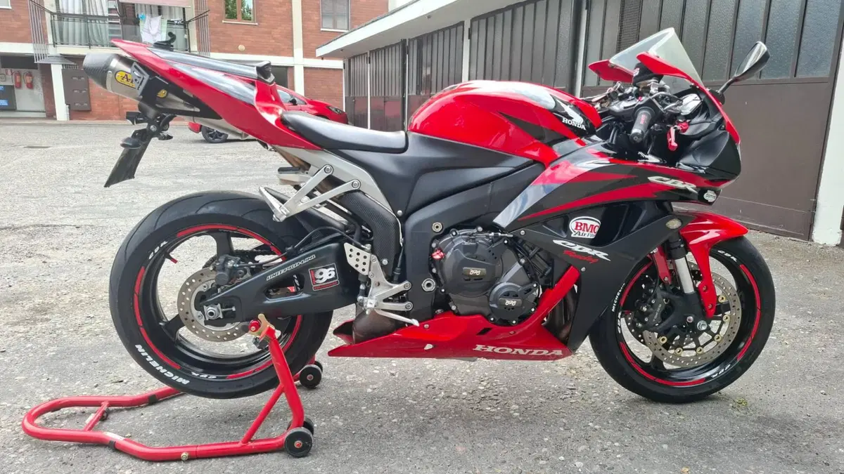 Honda CBR 600 RR (2007 - 08) (8)