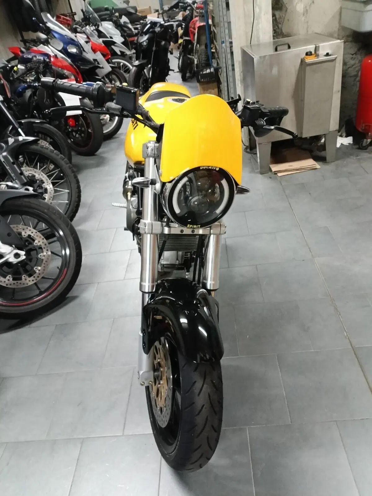 Ducati Monster 750 (4)
