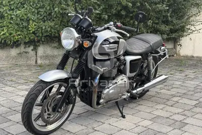 Triumph Bonneville SE (2009 - 13) usata