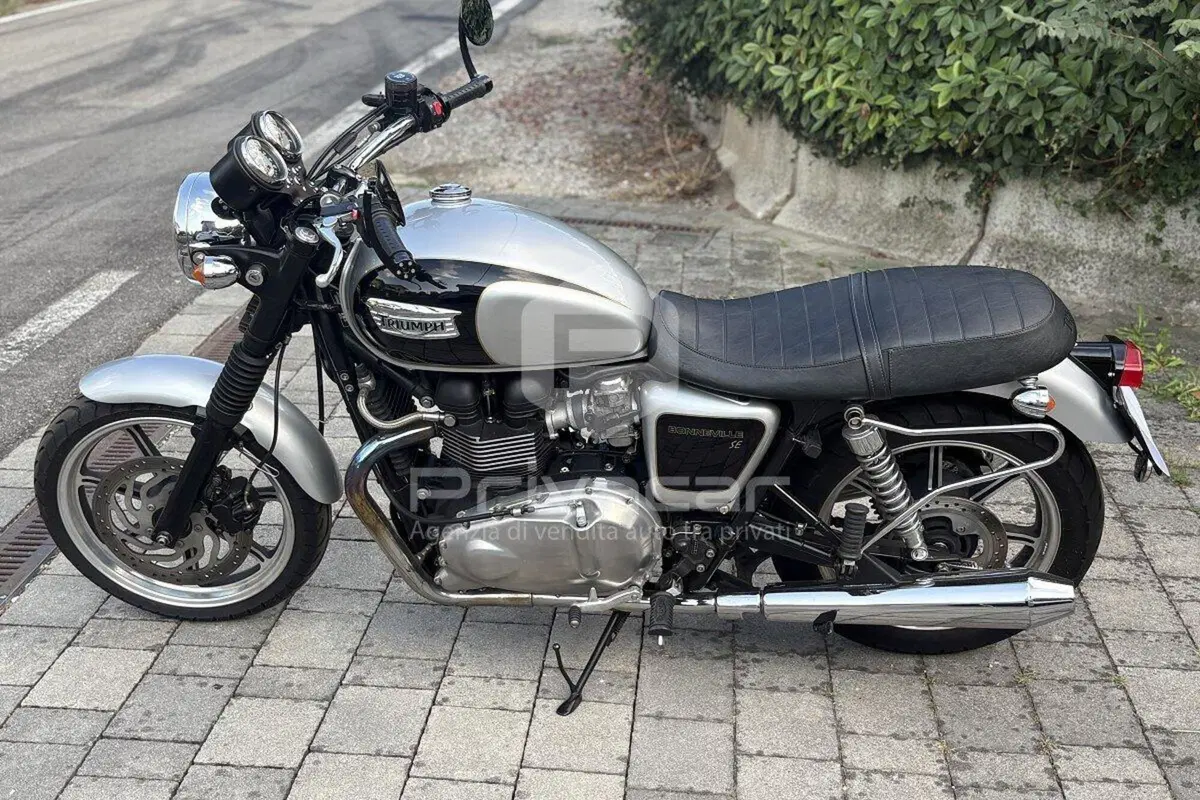Triumph Bonneville SE (2009 - 13) (5)