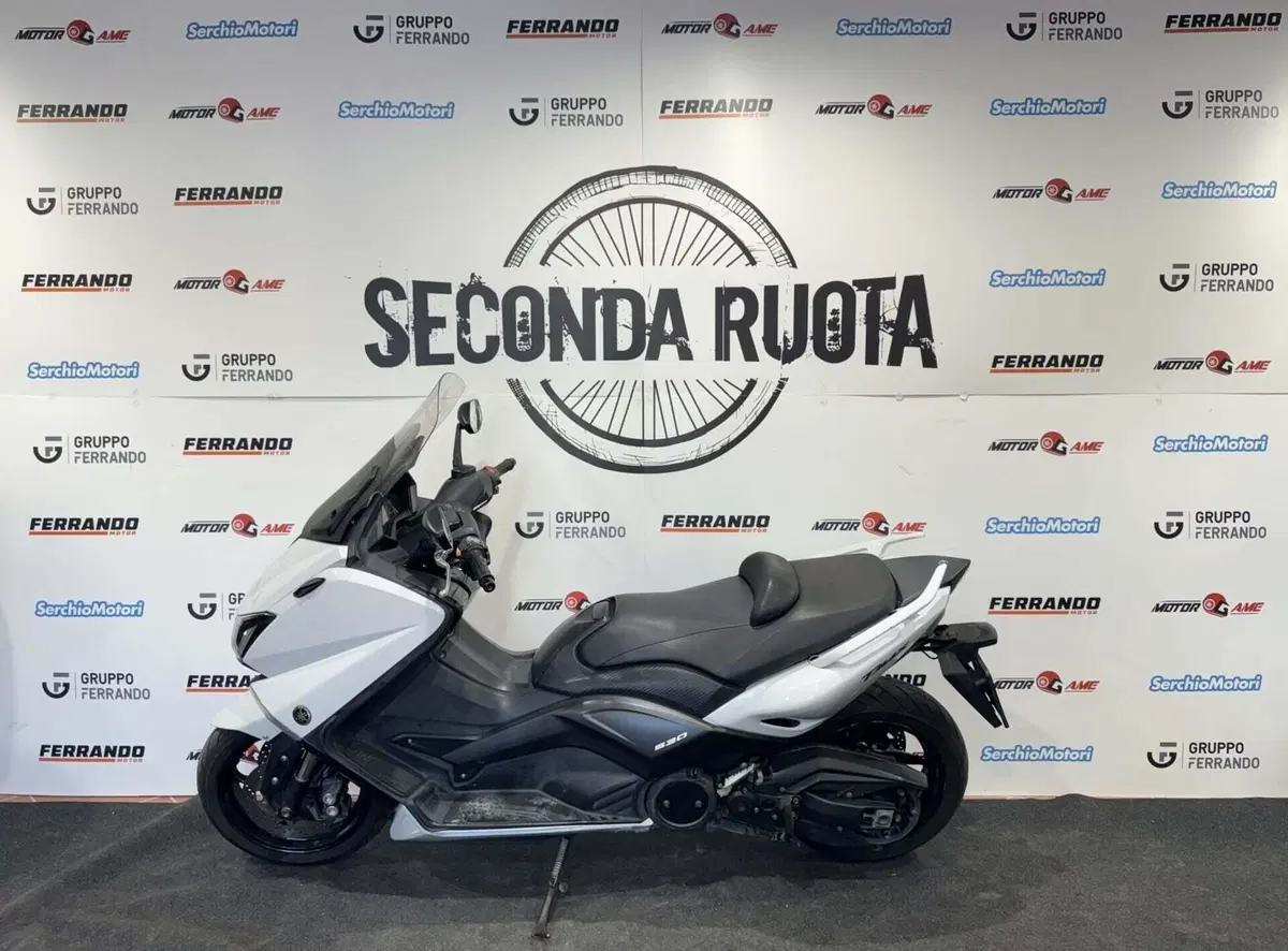 Yamaha T-Max 530 (2015 - 16) (4)