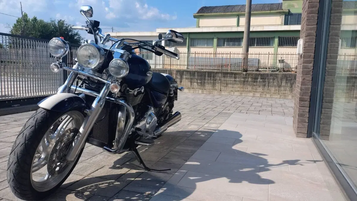 Triumph Thunderbird 1600 ABS (2)