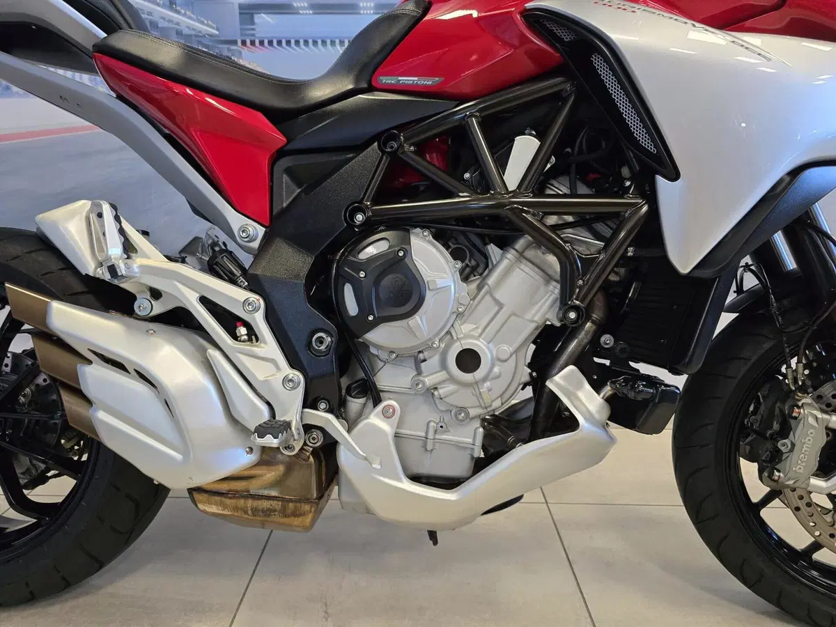 MV Agusta Turismo Veloce 800 (2014 - 16) (23)