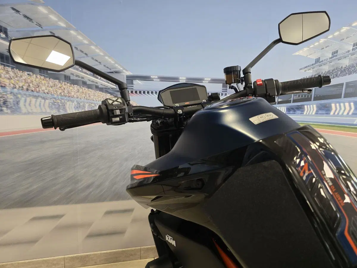 KTM 890 Duke R (2022 - 23) (18)