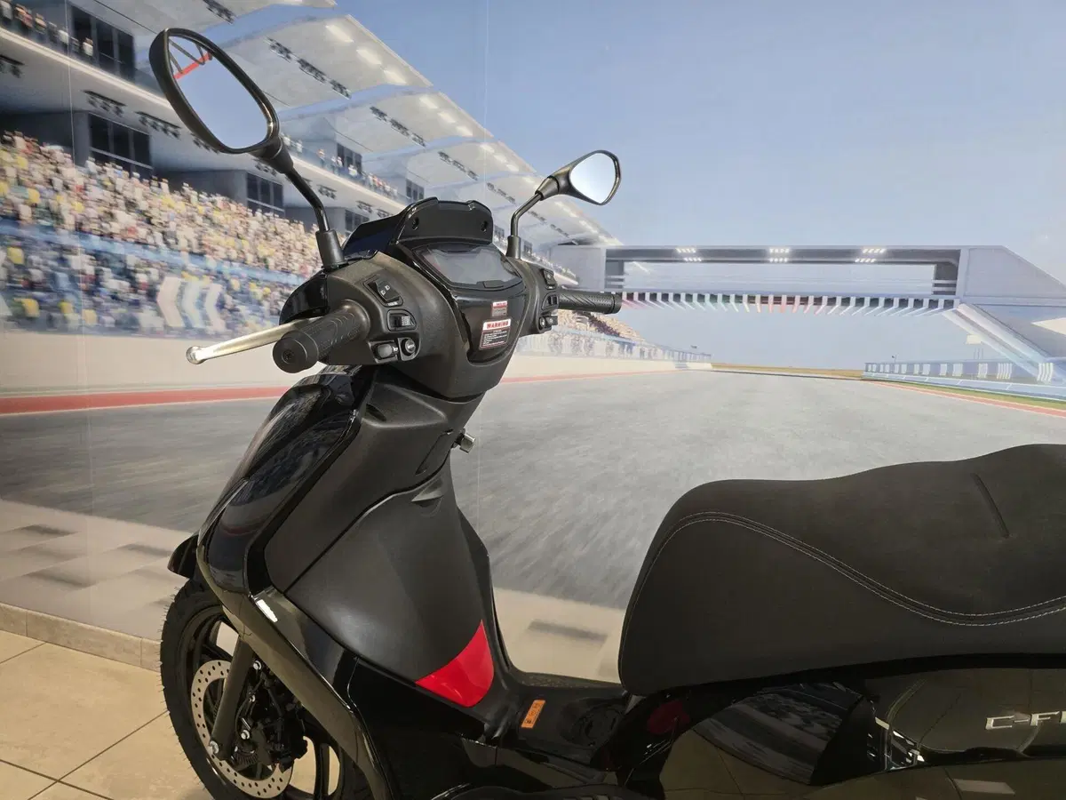 Swm C-Fly 125 (2026) (4)