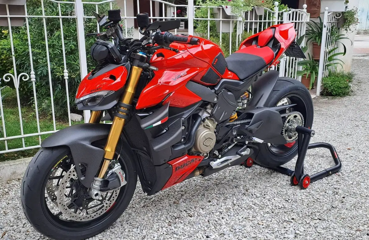 Ducati Streetfighter V4 S (2023 - 24) (2)