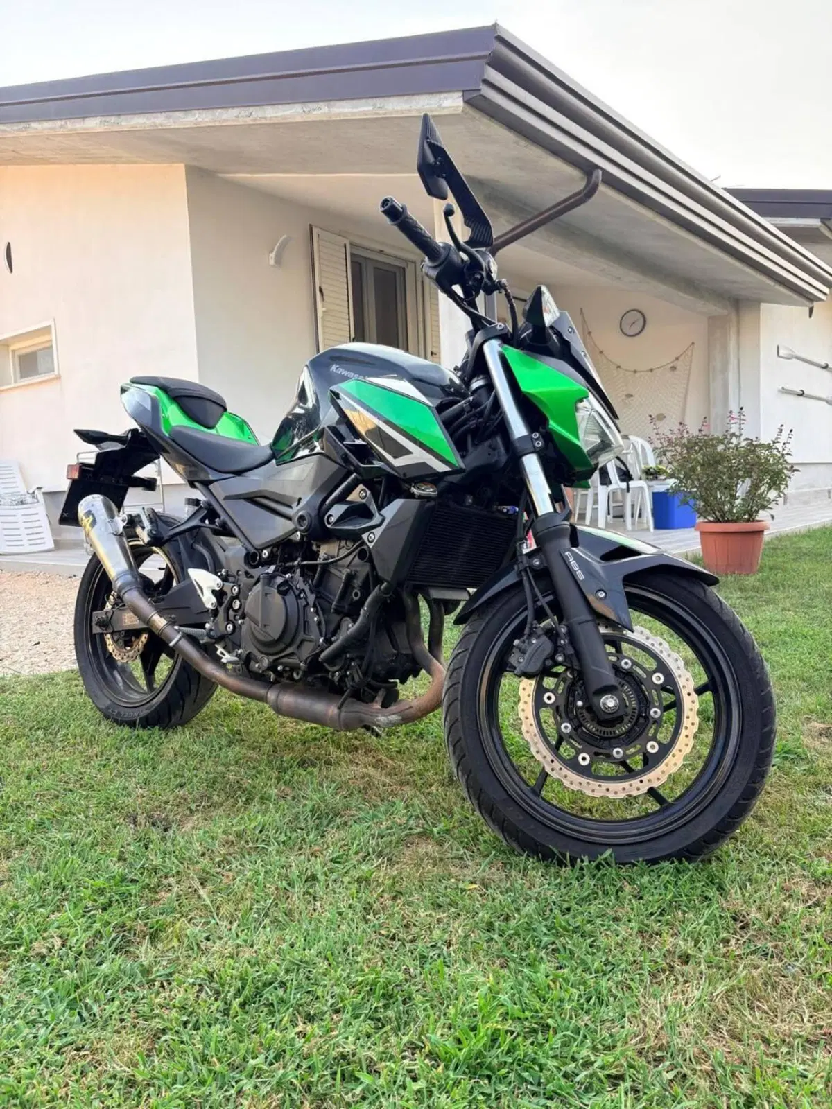 Kawasaki Z 400 (2023) (2)