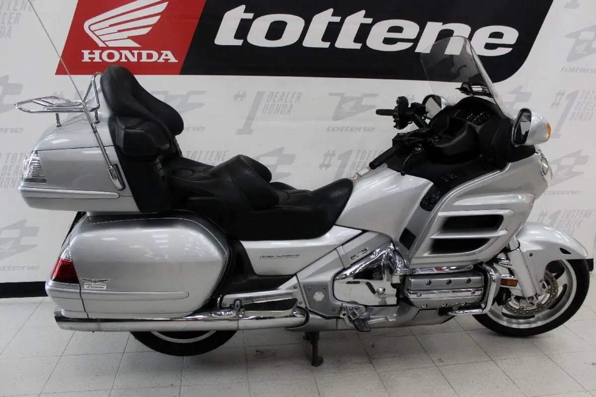 Honda GL 1800 Gold Wing (2007 - 11) (2)