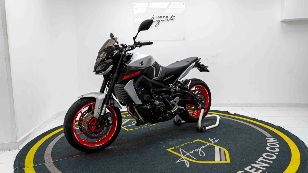 Yamaha MT-09 (2017 - 20) (2)