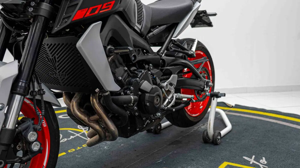 Yamaha MT-09 (2017 - 20) (3)