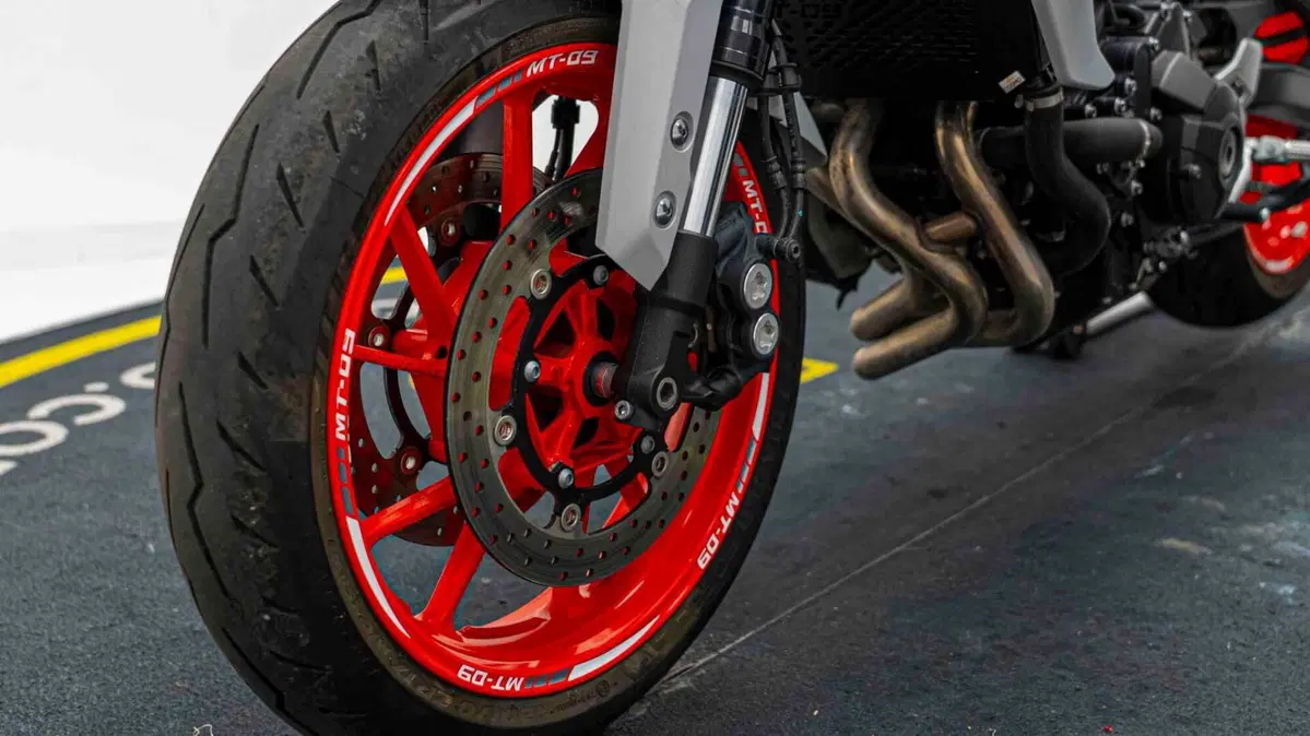Yamaha MT-09 (2017 - 20) (4)