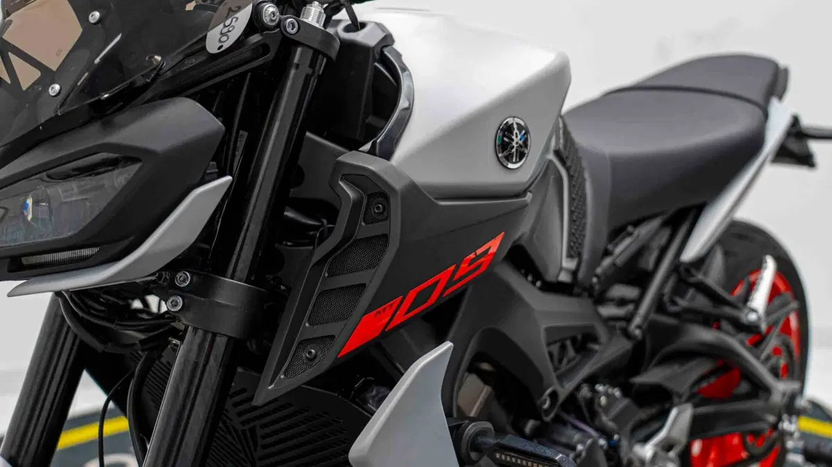 Yamaha MT-09 (2017 - 20) (5)