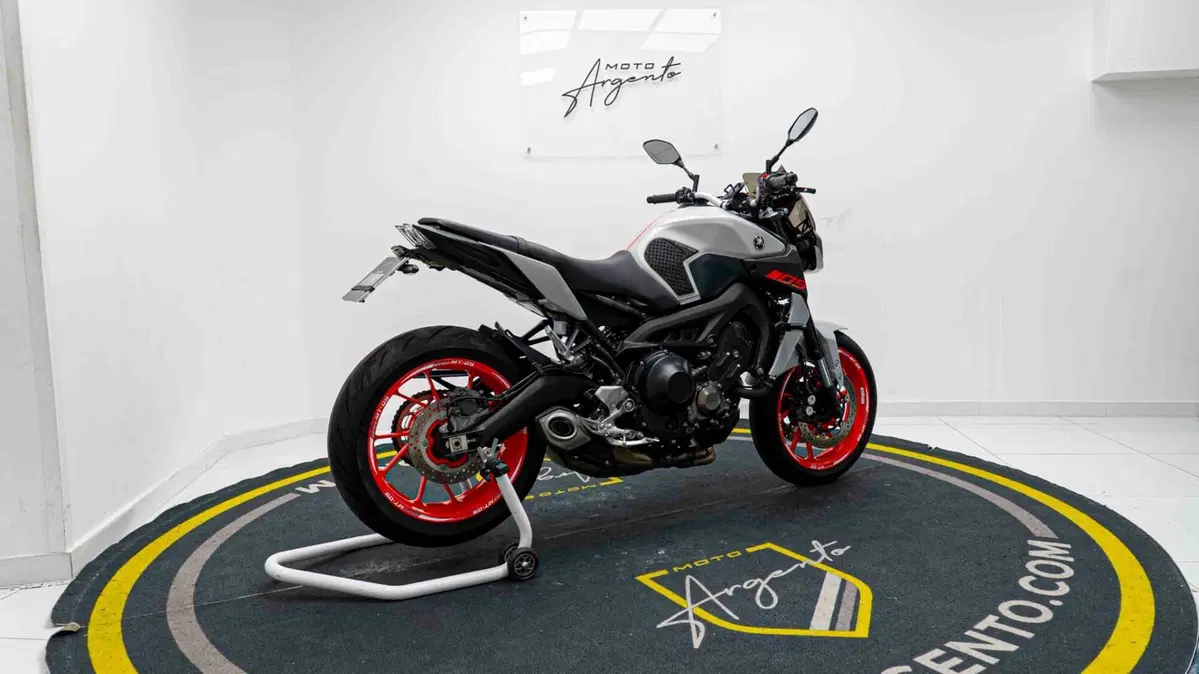 Yamaha MT-09 (2017 - 20) (11)
