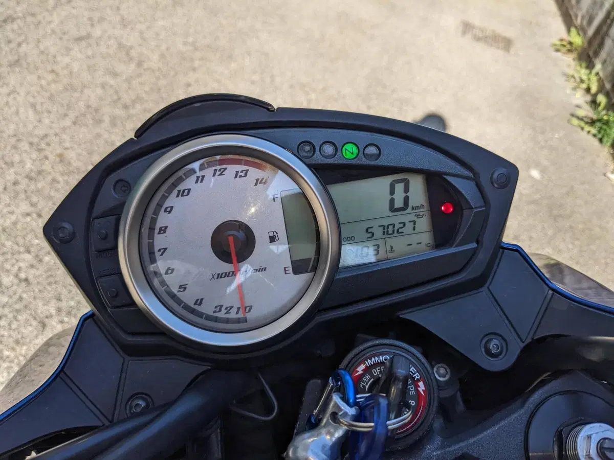 Kawasaki Z 750 (2007 - 14) (13)