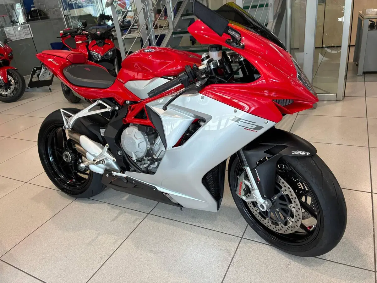 MV Agusta F3 800 EAS ABS (2013 - 17) (2)