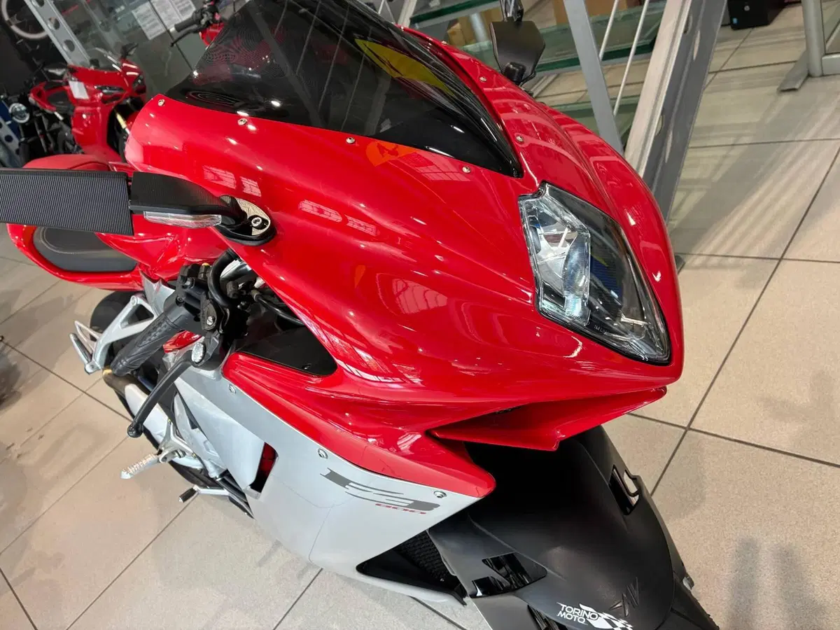 MV Agusta F3 800 EAS ABS (2013 - 17) (3)