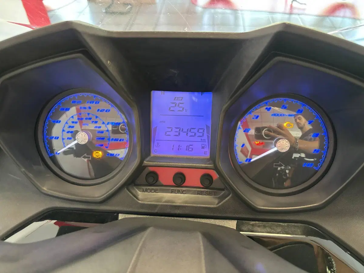 Kymco Downtown 350i ABS (2016 - 20) (3)