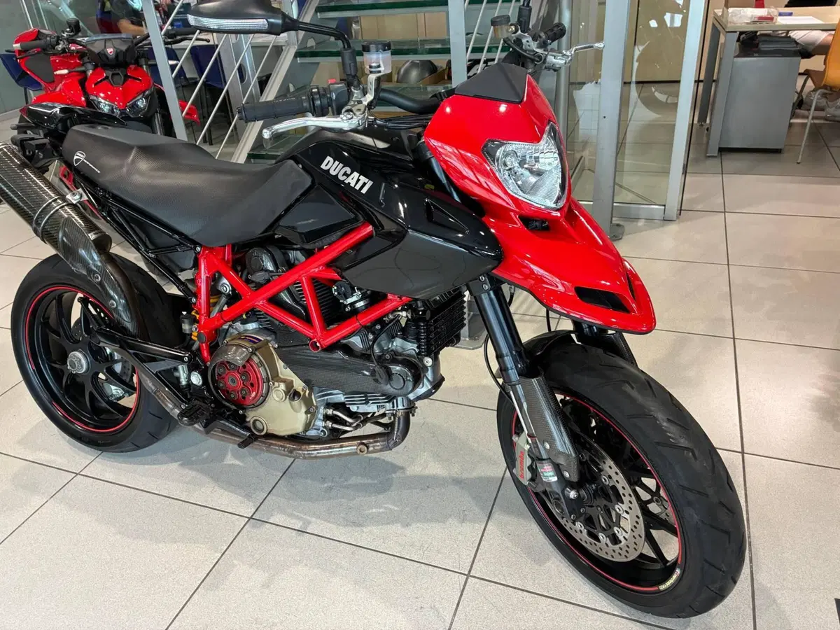 Ducati Hypermotard 1100 S (2007 - 09) (2)