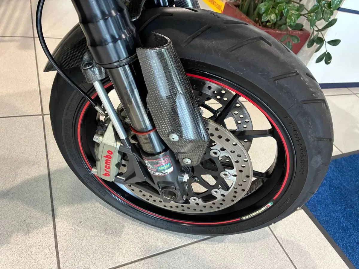 Ducati Hypermotard 1100 S (2007 - 09) (3)