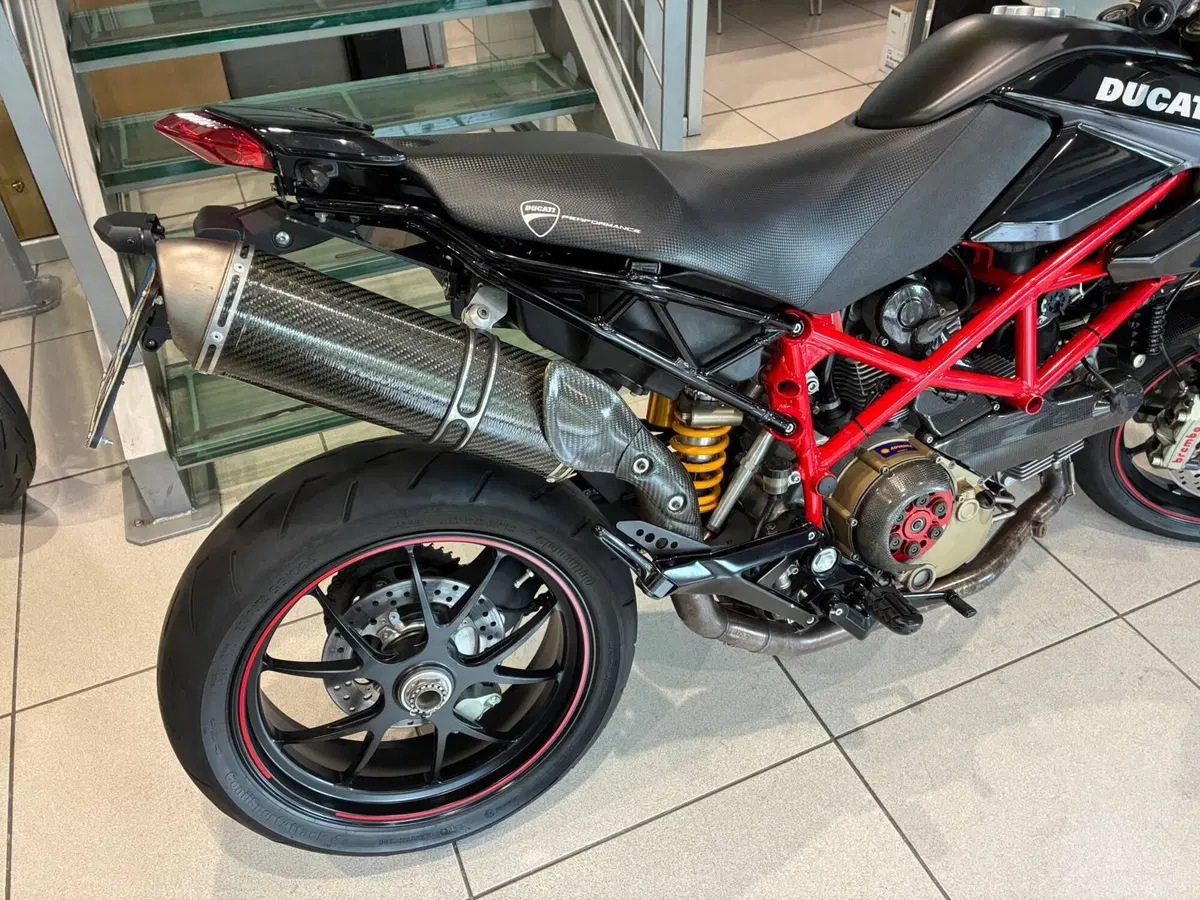 Ducati Hypermotard 1100 S (2007 - 09) (5)