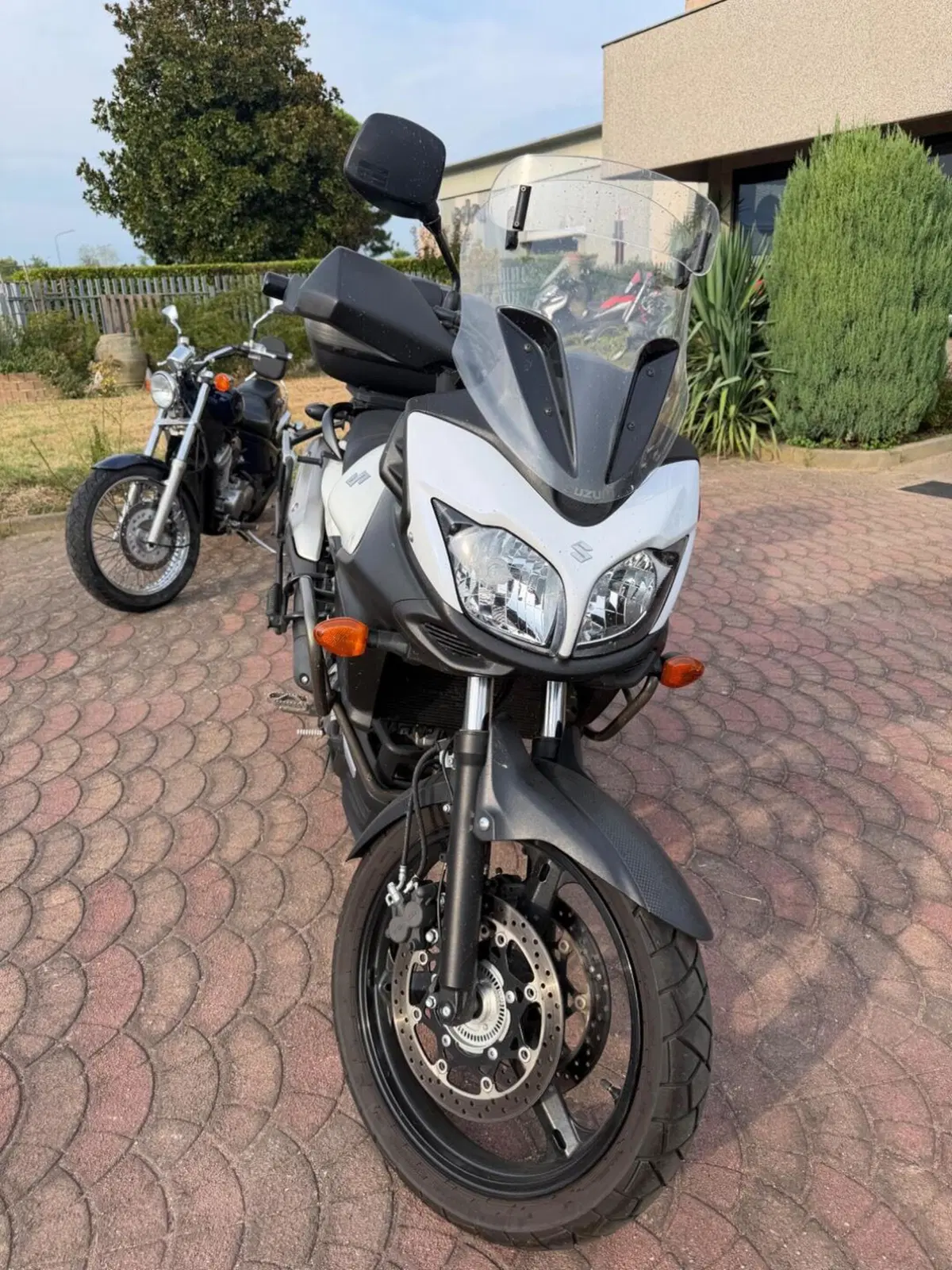 Suzuki V-Strom 650 ABS (2011 - 17) (2)
