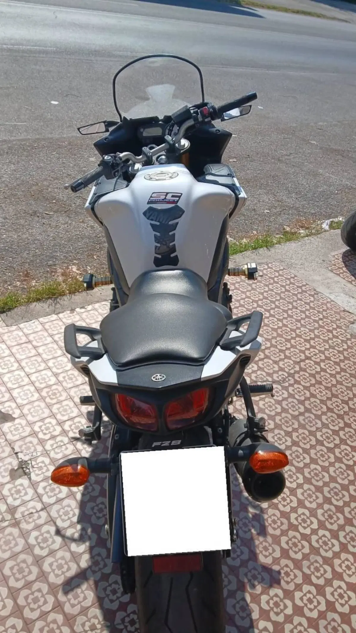 Yamaha FZ8 (2010 - 12) (4)