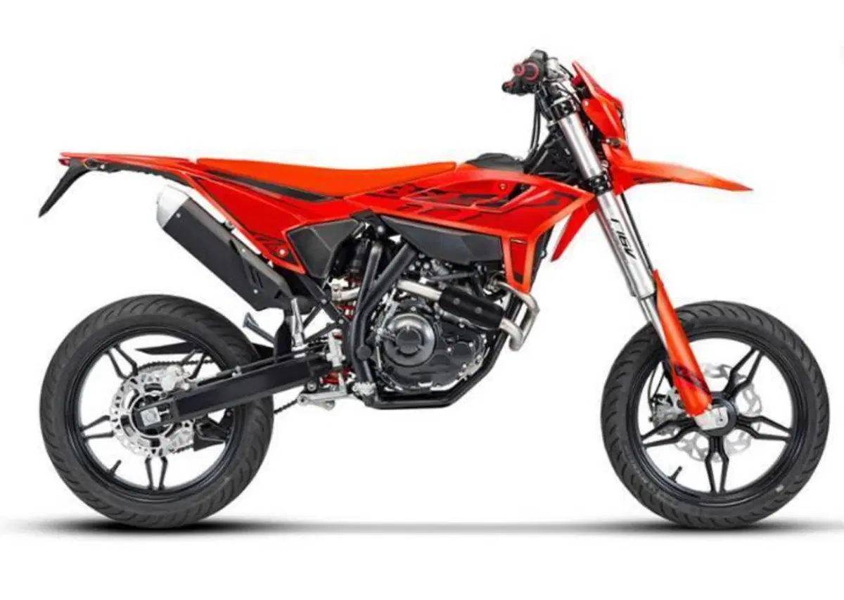 Betamotor RR 125 4T Motard T (2025 - 26) (2)