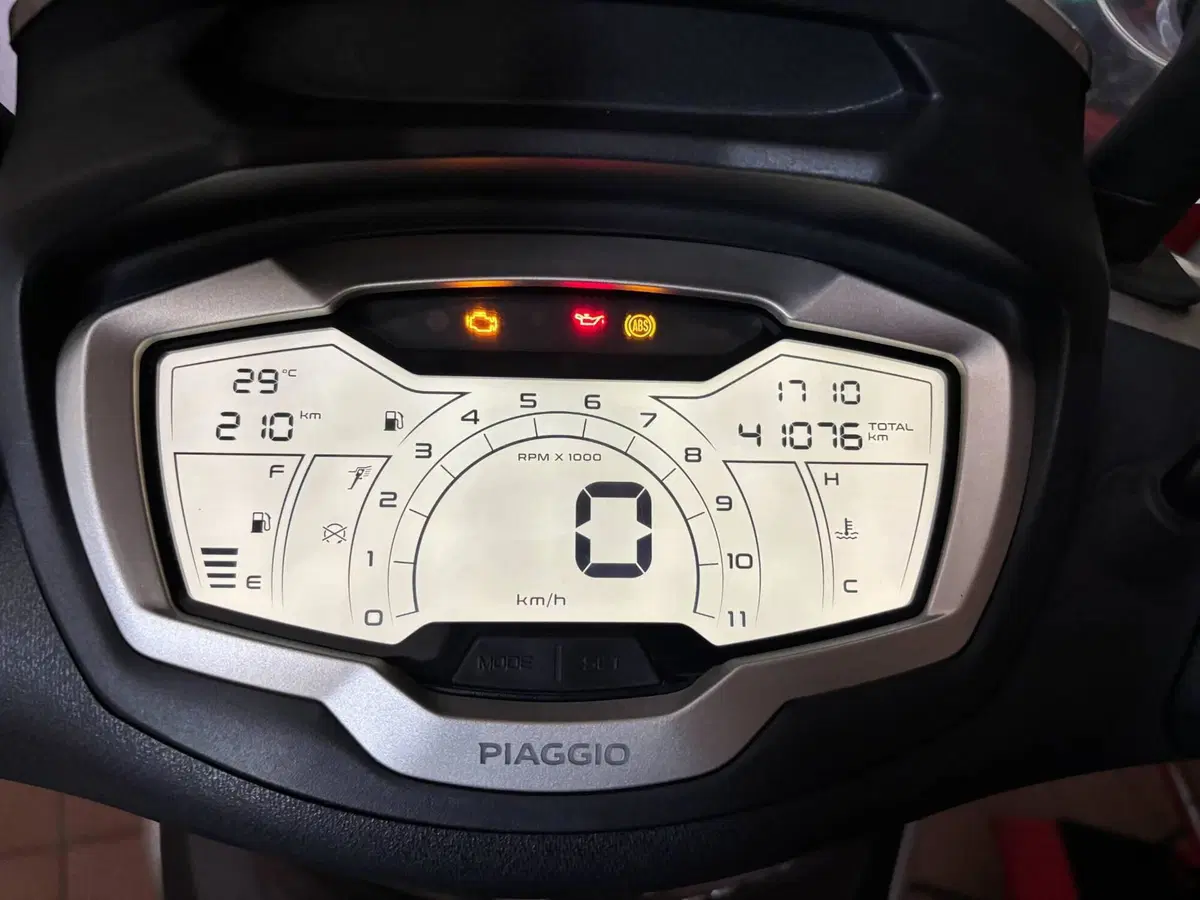 Piaggio Beverly 400 ABS-ASR (2021 - 24) (3)