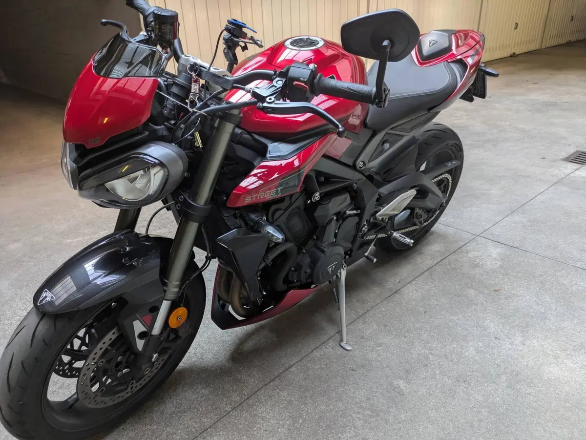 Triumph Street Triple 765 RS (2023 - 26)