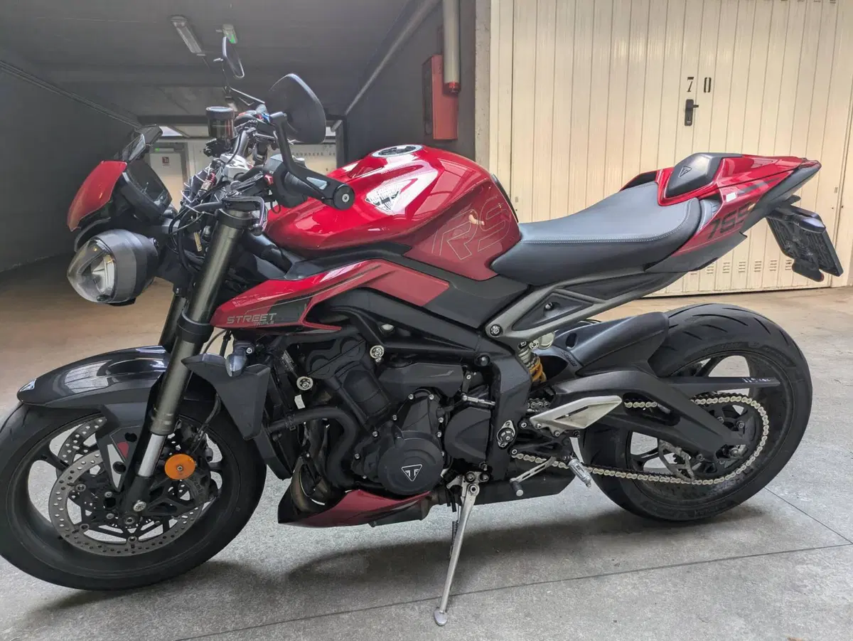 Triumph Street Triple 765 RS (2023 - 26) (2)