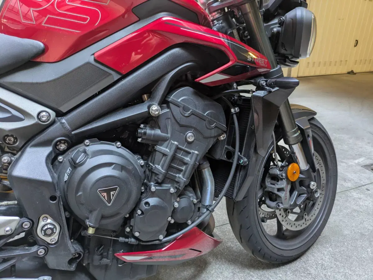 Triumph Street Triple 765 RS (2023 - 26) (9)