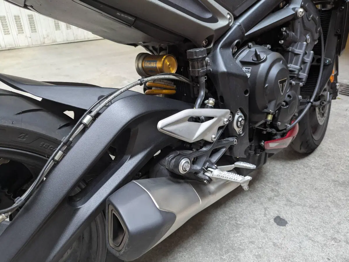 Triumph Street Triple 765 RS (2023 - 26) (10)