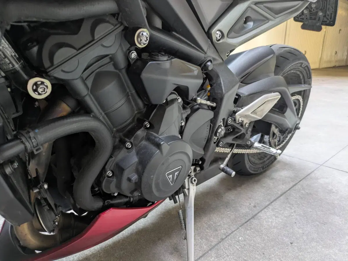 Triumph Street Triple 765 RS (2023 - 26) (13)
