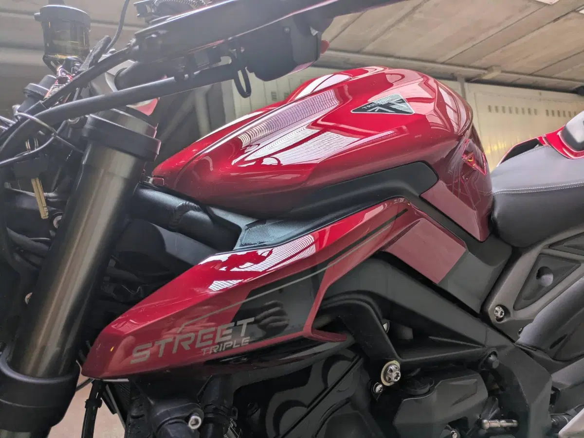 Triumph Street Triple 765 RS (2023 - 26) (15)