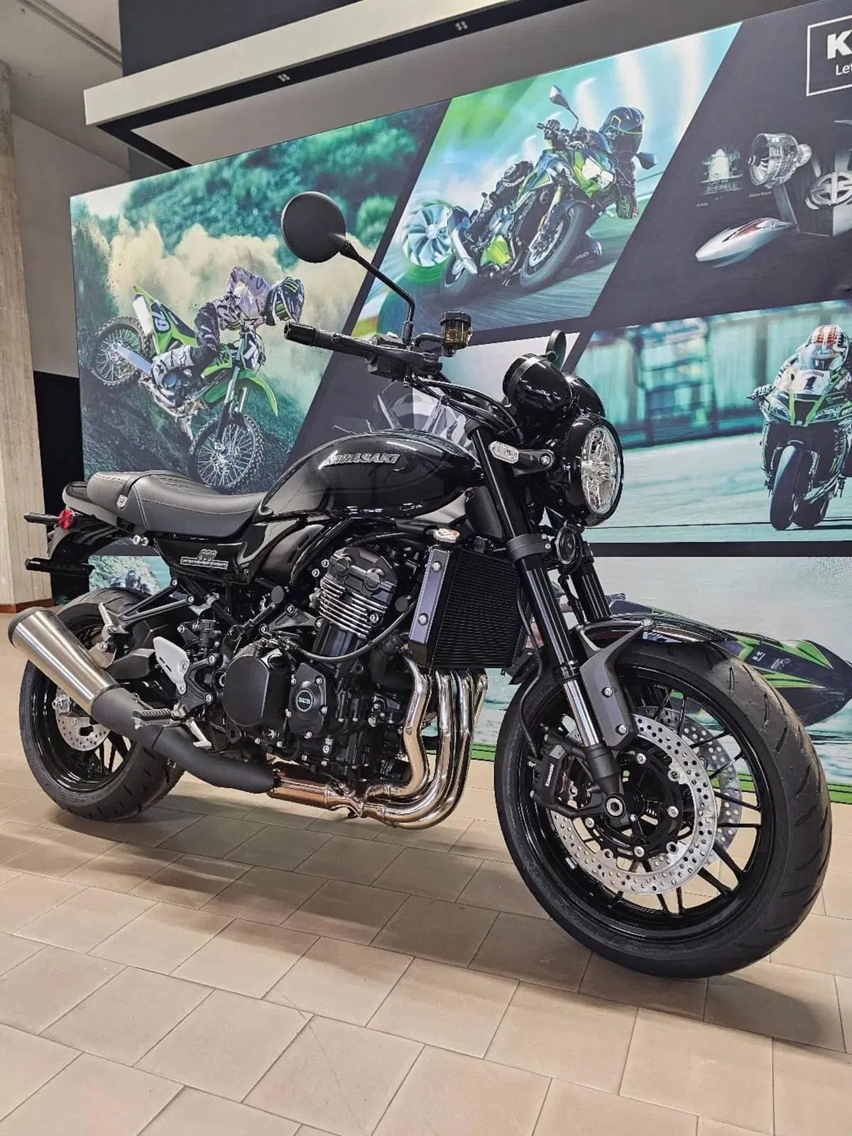 Kawasaki Z 900 RS Black Ball Edition (2026) (2)