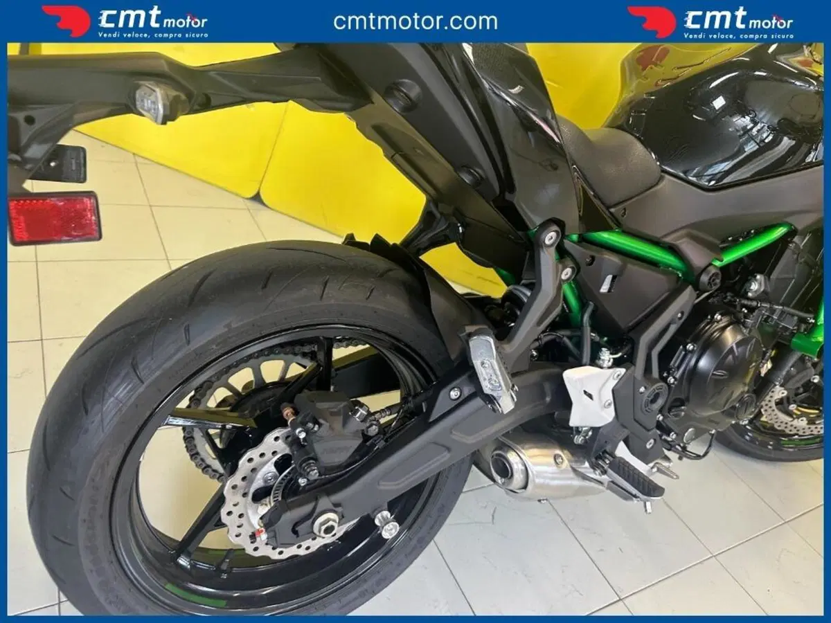 Kawasaki Z 650 RS (2022 - 24) (9)