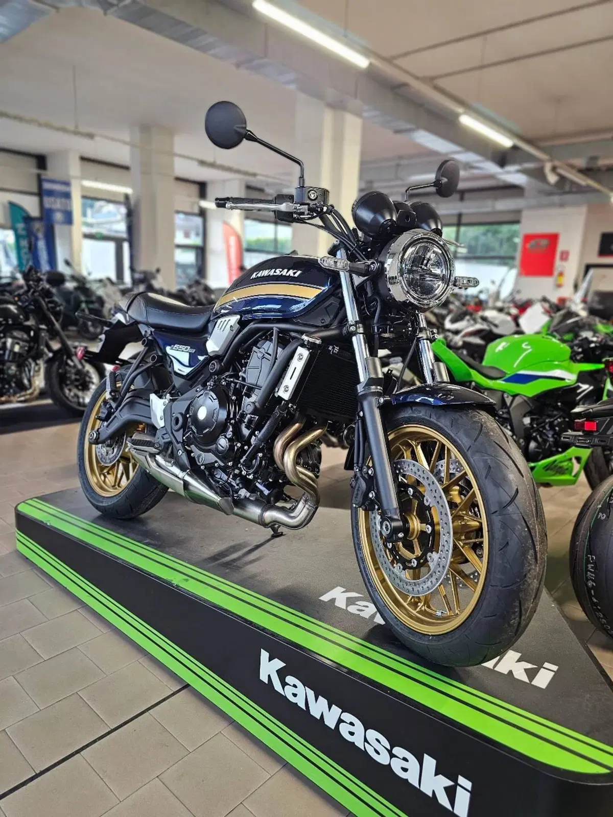 Kawasaki Z 650 RS (2025 - 26) (2)