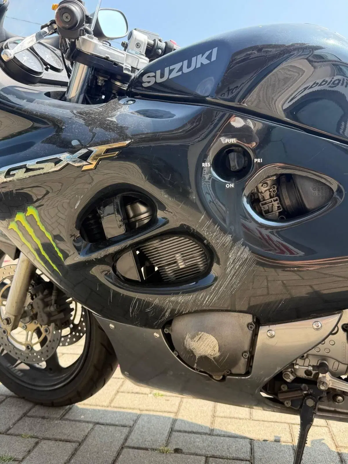 Suzuki GSX 750 F (1999 - 06) (6)